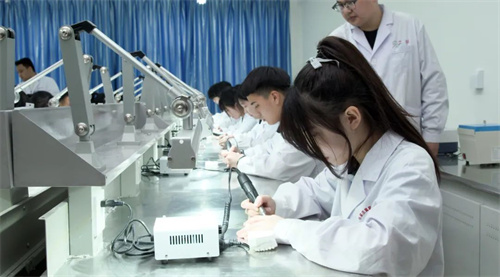 初中生可以學習口腔醫學專業嗎？