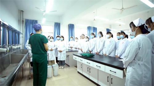 初中學護理3+2和3+3哪個好？